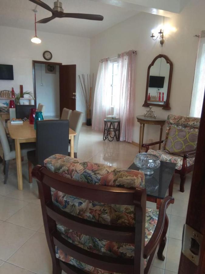 포트 마투린 Les Antigones B&B 외부 사진